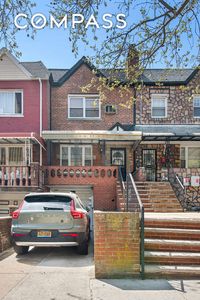 62 E 92nd St