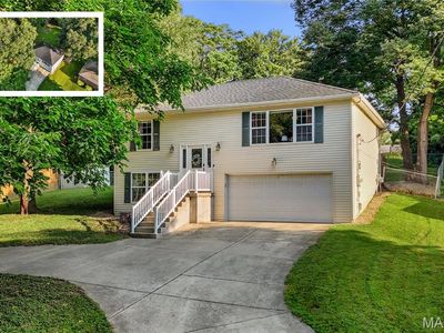 9003 Olinda Dr