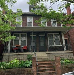 154-156 E Gates St
