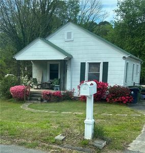303 Mendota Ave