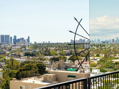 1100 Alta Loma Rd APT 1105