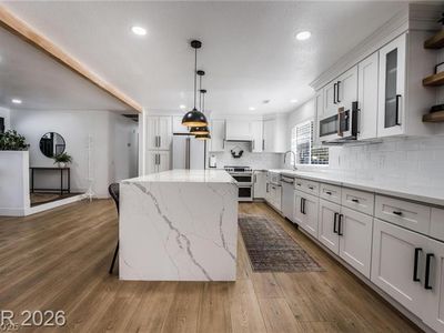 3021 Woods Dr