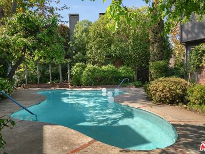 859 S Bundy Dr