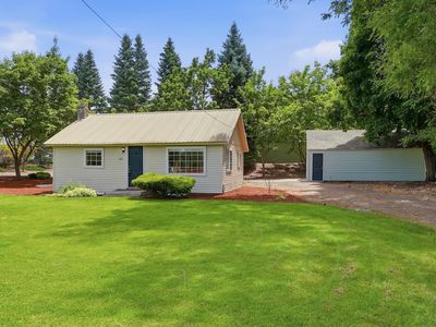 525 W Holland Ave