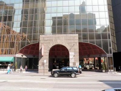 10 E Ontario St APT 3307
