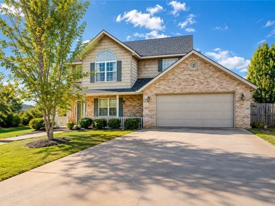 401 NE Shasta Ct