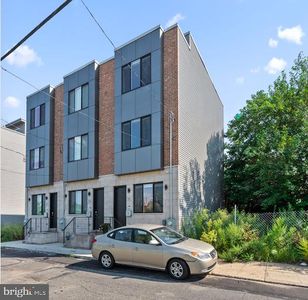 3024 Titan St