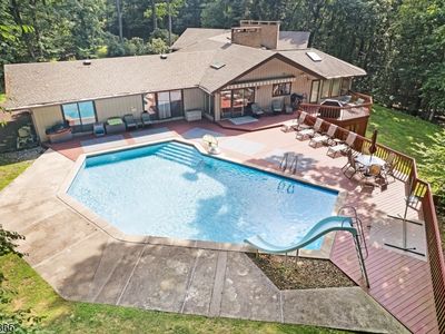 18 Horizon Dr