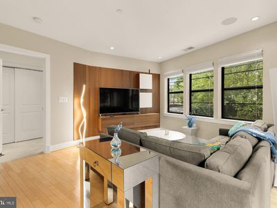 5201 Wisconsin Ave NW #212