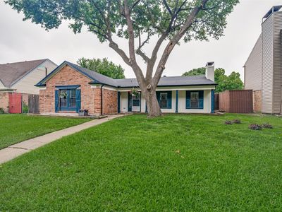 1102 Alexandria Ave