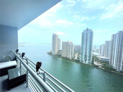 325 Biscayne Blvd #2917