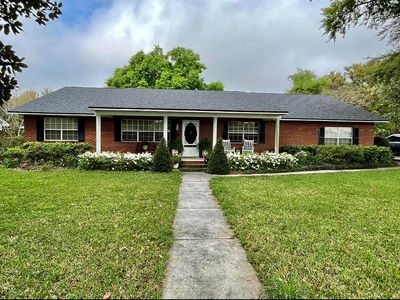 1661 Taylor Rd