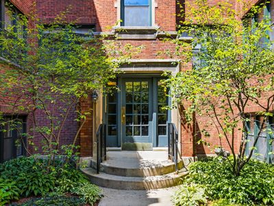 3126 W Carmen Ave #3