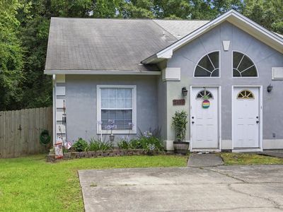 2485 Needle Palm Way
