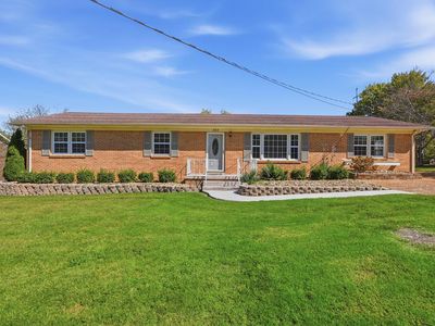 864 Ashwood Dr