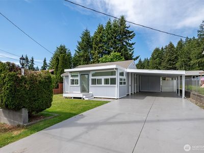 2217 E 64th Street