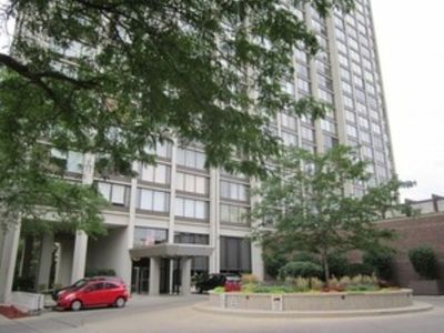 5455 N Sheridan Rd APT 2207