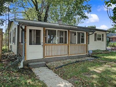300 Fenwick Dr