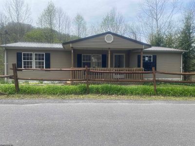 945 Pine Grove Rd