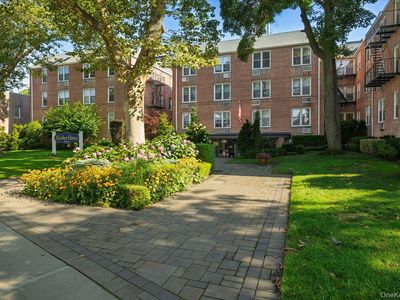 16 Main Street #2G