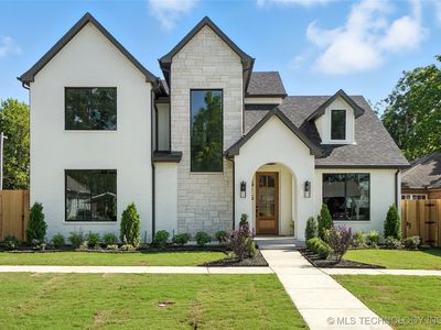 515 W El Paso St