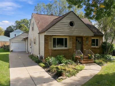 276 Roycroft Blvd