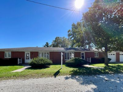100-102 W Greenwood St