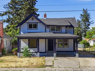1517 E 9th Ave