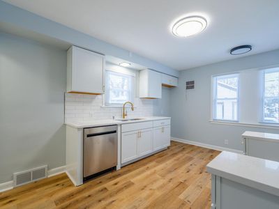 5657 North 40th STREET