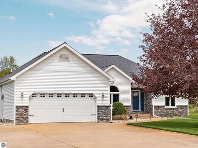 8480 Farm Ln