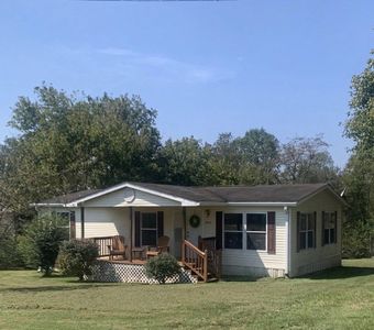 402 Proctor Hill Rd