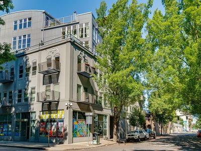 725 NW Flanders St SUITE 204