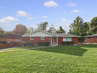 Property at 16 Londonderry Dr, Fairview Heights, IL