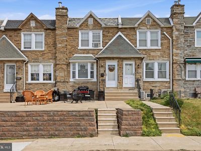 3339 Sheffield Ave