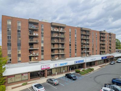 10 N Wood Ave APT 323