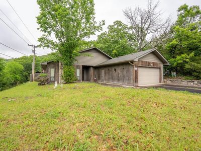 15 Aspen Rd