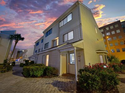 209 75th Ave. N #10