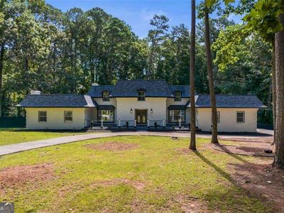2023 Stoneleigh Dr
