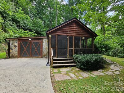 33 Tennis Court Rd