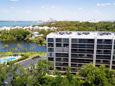 220 Belleview Blvd APT 601