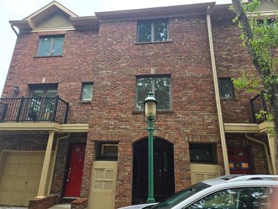 34 Mews Ln