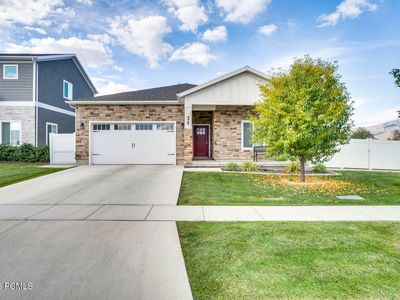 978 E Tucker Ln