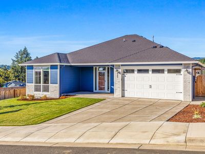 625 NW Crater Lake Dr