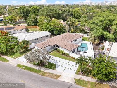 2556 Middle River Dr