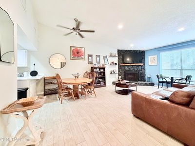 10420 BIG TREE Circle W