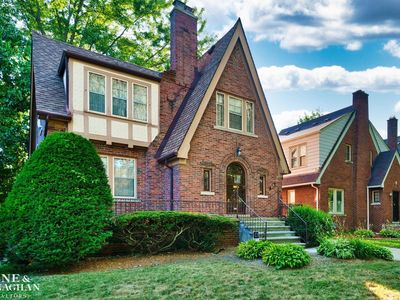 219 Lakewood St