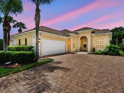 5821 Ferrara Dr