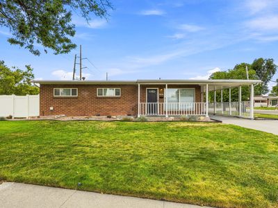 1209 W Dupont Ave