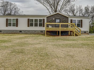 850 Meadow View Rd