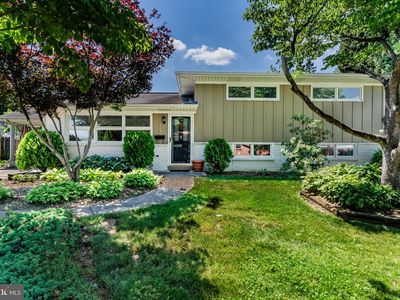 902 Apple Dr